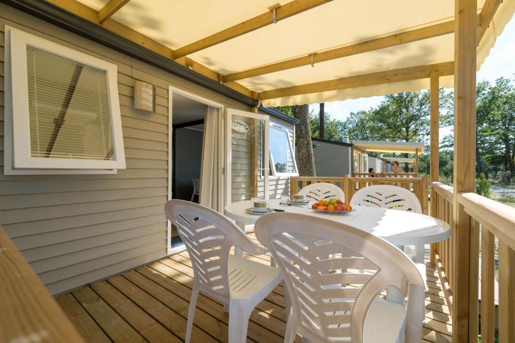 Camping Les Chèvrefeuilles Royan Chambre photo