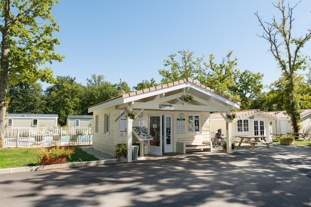 Camping Les Chèvrefeuilles Royan Extérieur photo