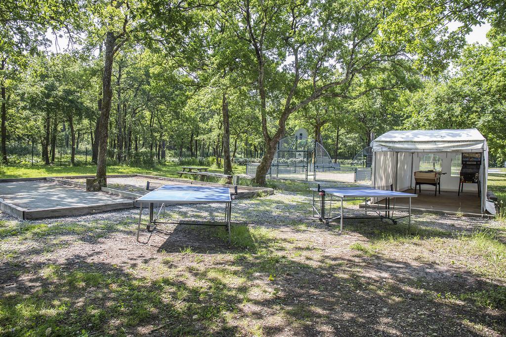 Camping Les Chèvrefeuilles Royan Extérieur photo